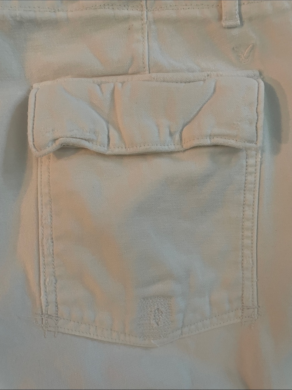 American Eagle Outfitters White Cargo Bermuda Shorts with Flap Pockets Size 8 - Picture 8 of 9